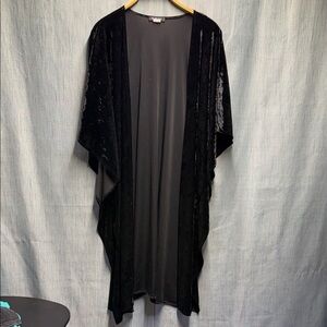 Cha Cha Vente Classic Black Valuer cardigan size medium